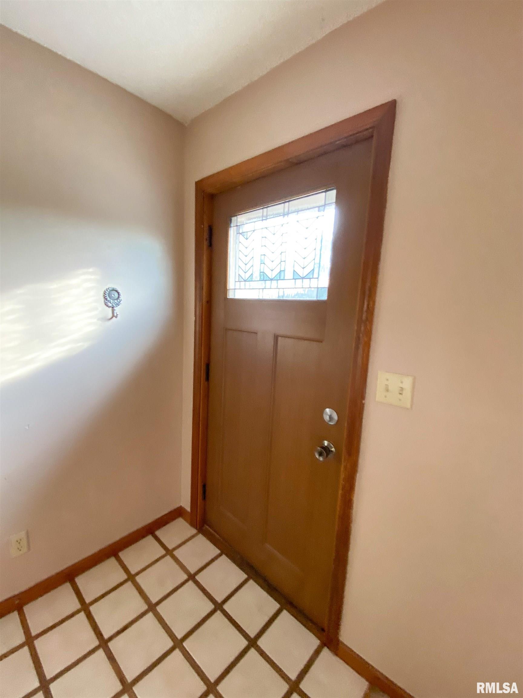 836 East 3rd Street Flora, IL 62839 - Photo 7 of 57 Gallery Image 7