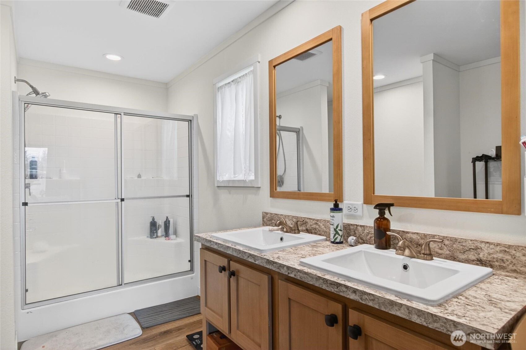 1369 Centralia Alpha Road Chehalis, WA 98532 - Photo 10 of 18 a bathroom with a sink and a mirror