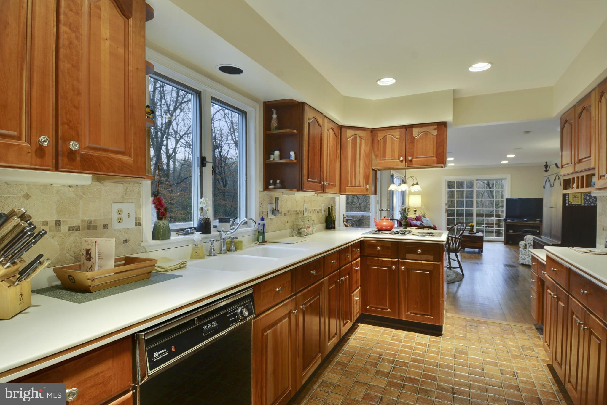 3111 Fox Mill Road Oakton, VA 22124 - Photo 11 of 30 Kitchen