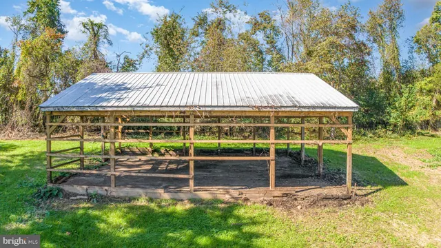 a view of outdoor space