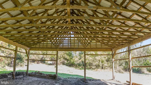 a view of a yard and lake view