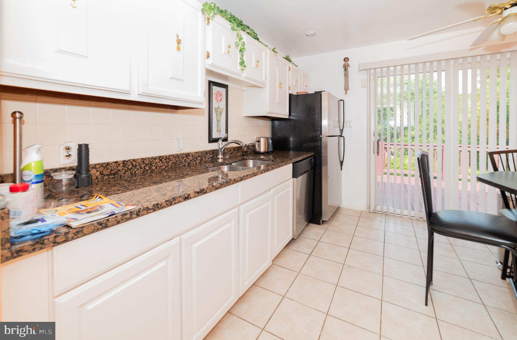 9302 Loughran Road Fort Washington, MD 20744 - Photo 20 of 45 Main Floor Kitchen
