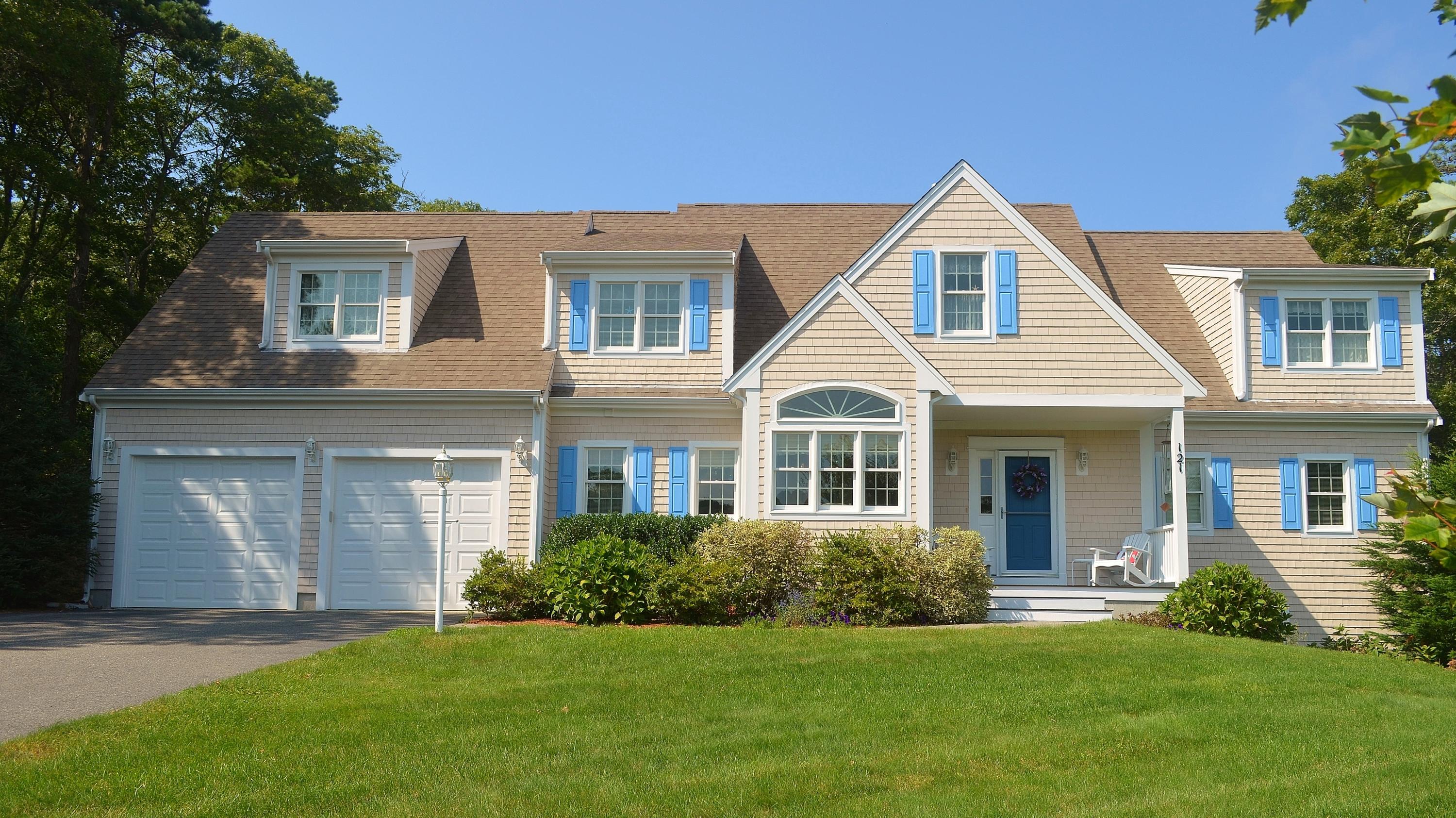 121 Cairn Ridge Road East Falmouth, MA 02536 - Photo 1 of 28 front view of a house and a yard