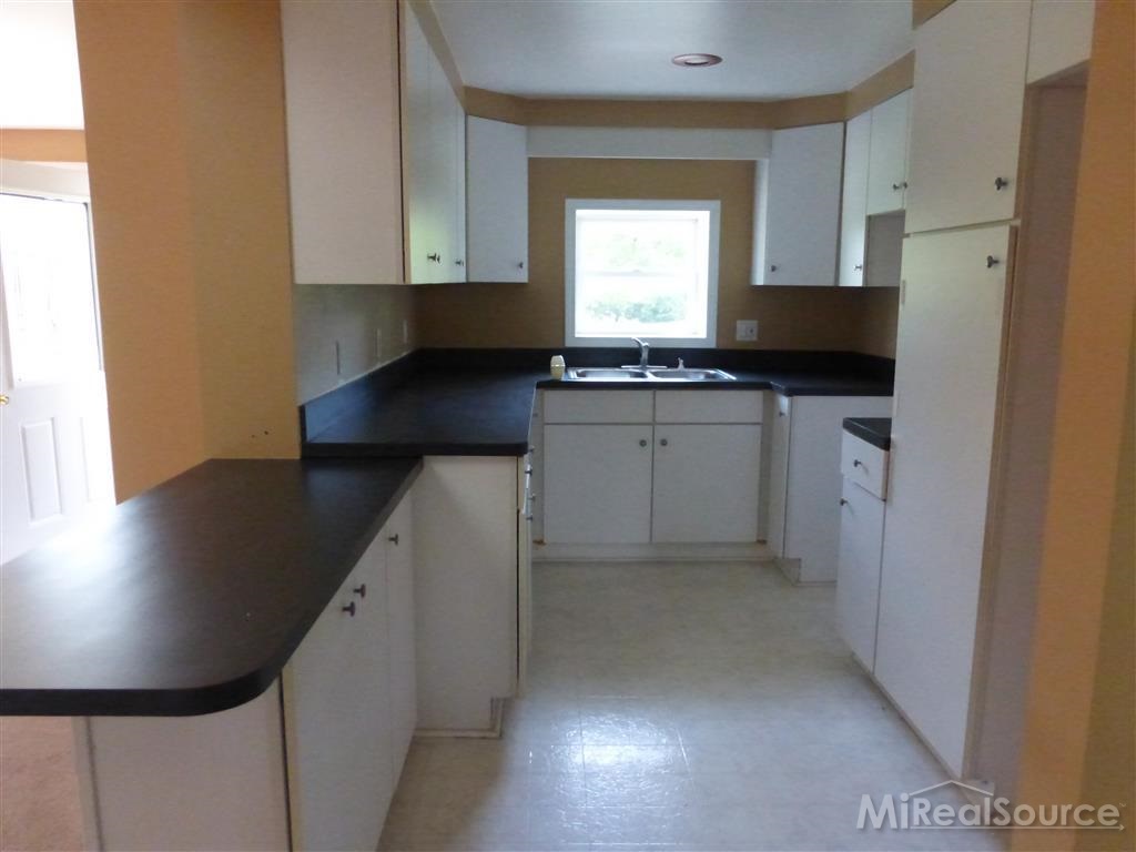 14483 30 Mile Road Washington, MI 48095 - Photo 2 of 15