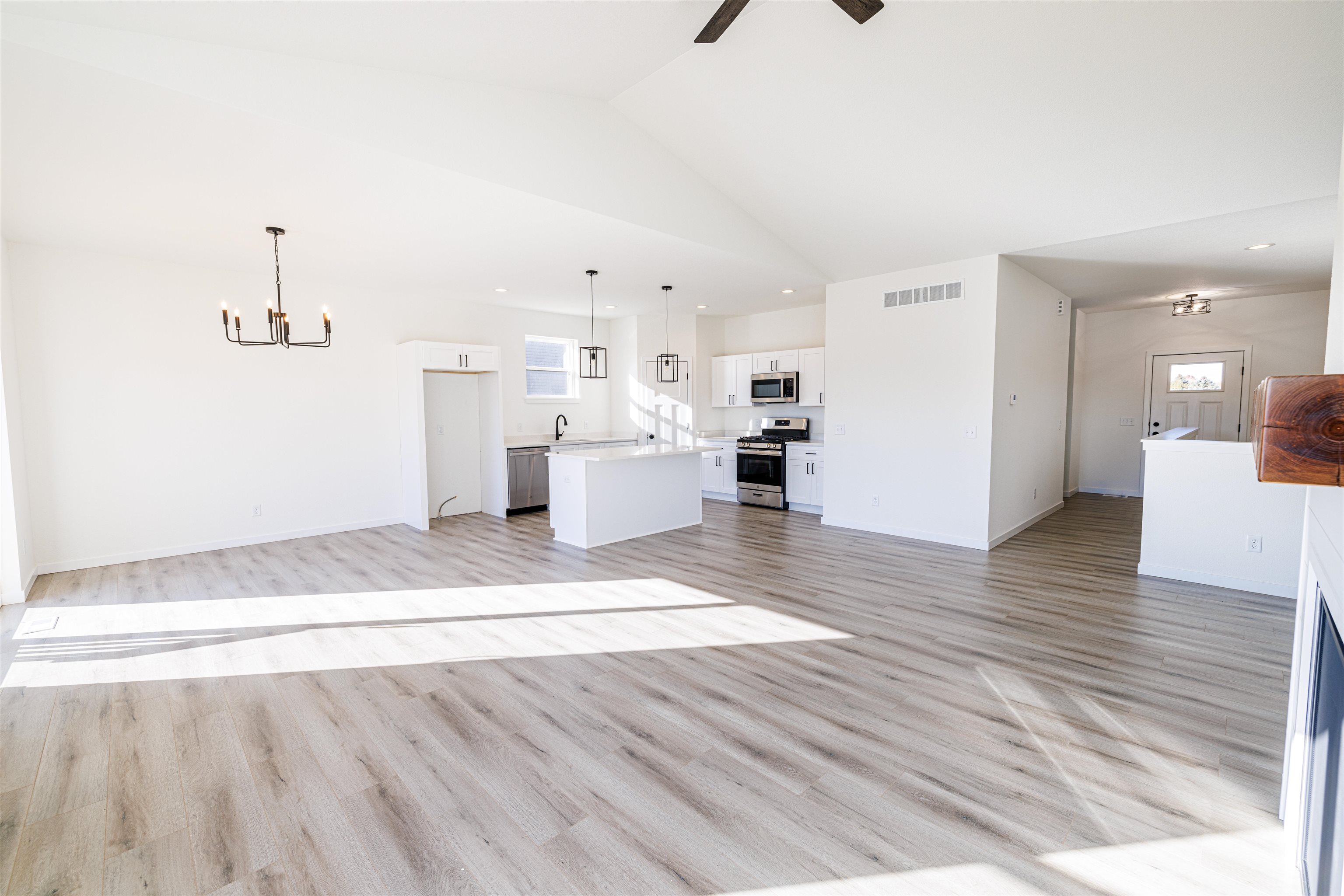 1708 Kyle Beloit, WI 53511 - Photo 7 of 20