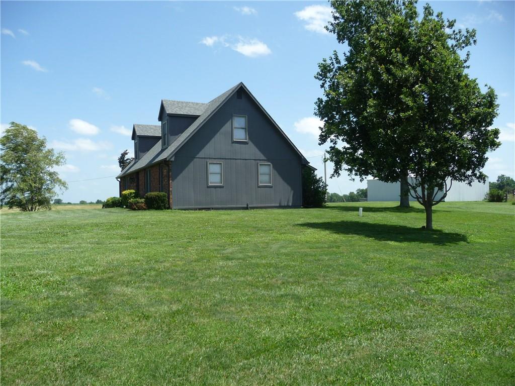 330 Northwest 200th Road Warrensburg, MO 64093 - Photo 2 of 36