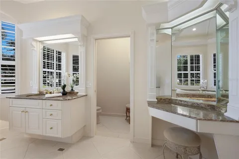 $1,590,000 | 7908 Warwick Gardens Lane, University Park, FL 34201