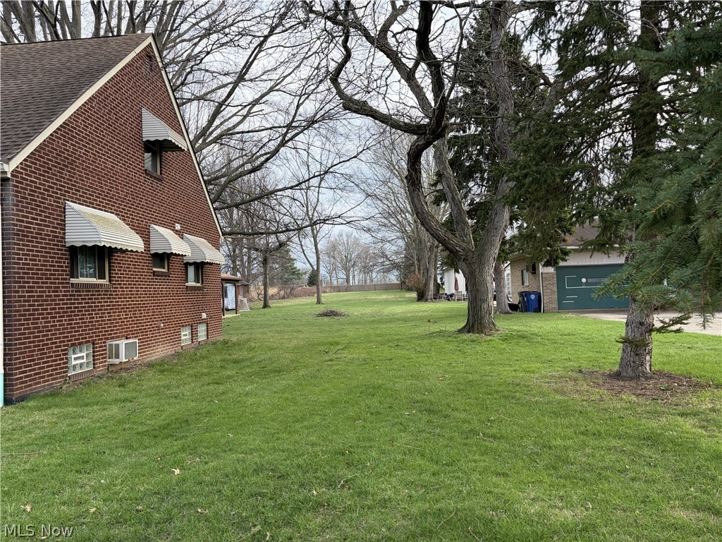 10101 Biddulph Road Cleveland, OH 44144 - Photo 4 of 36