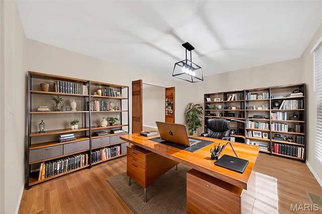 $459,900 | 49 Oak Springs Court, St. Charles, MO 63304