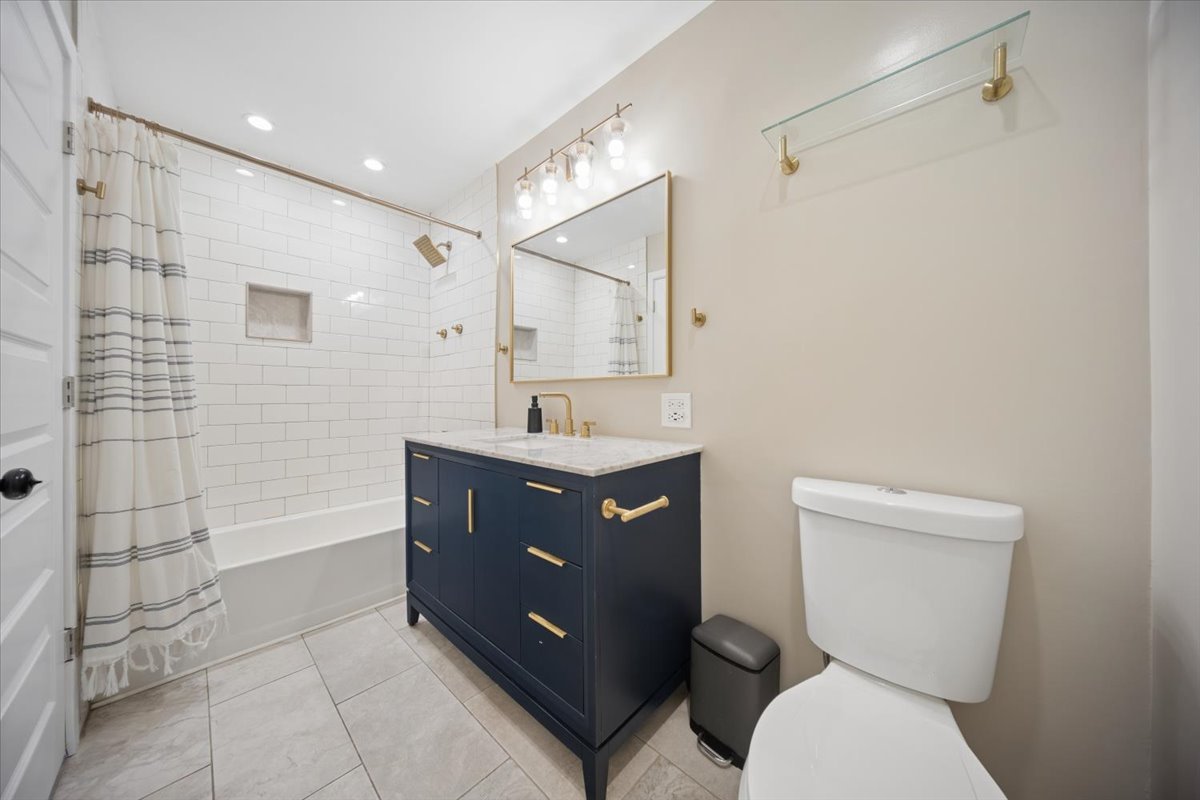 703 Westmere Road Des Plaines, IL 60016 - Photo 20 of 37 Gallery Image 20