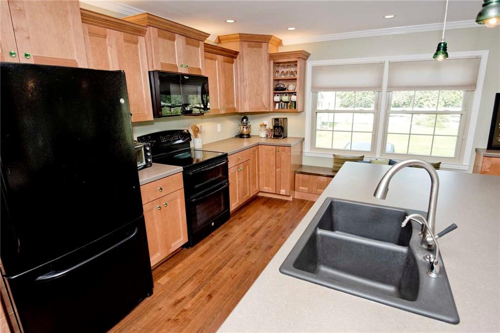 6262 Harbridge Road Indianapolis, IN 46220 - Photo 2 of 31