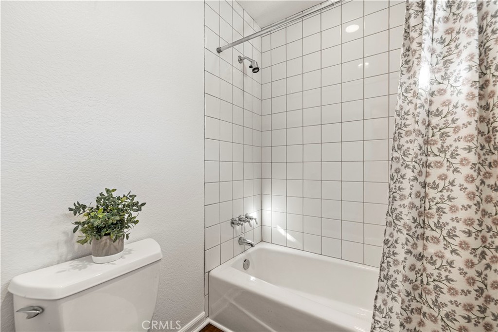 4131 Pelona Canyon Road Acton, CA 93510 - Photo 38 of 58 a bathroom with a bathtub and sink