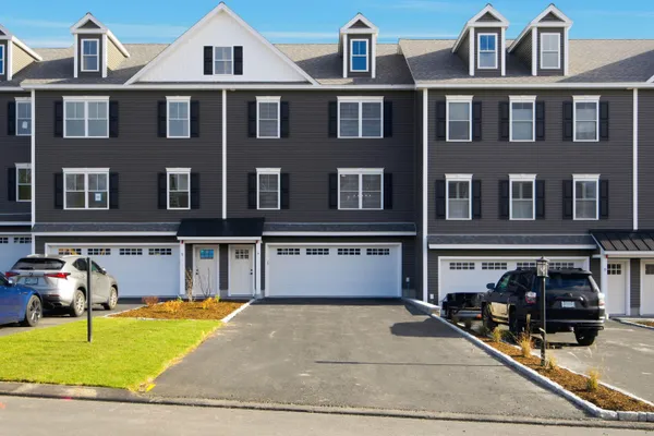 $4,500 | 7 Elise Avenue, Dracut, MA 01826