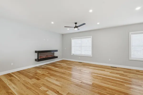 $4,500 | 7 Elise Avenue, Dracut, MA 01826