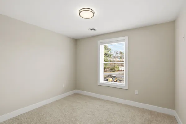 $4,500 | 7 Elise Avenue, Dracut, MA 01826