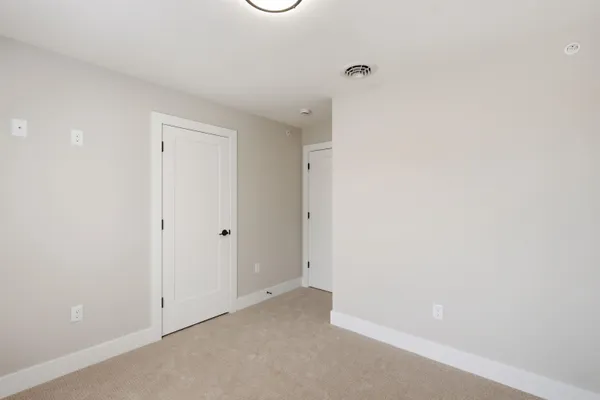 $4,500 | 7 Elise Avenue, Dracut, MA 01826