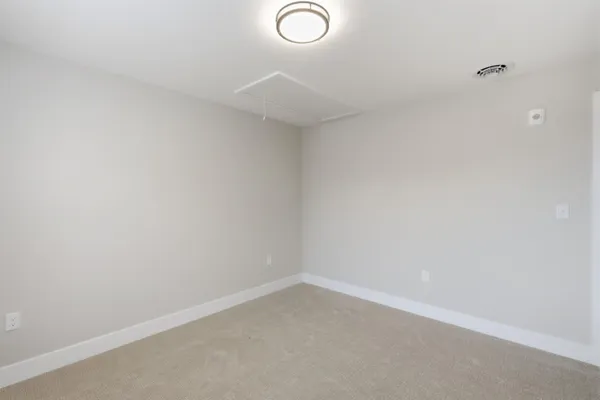 $4,500 | 7 Elise Avenue, Dracut, MA 01826