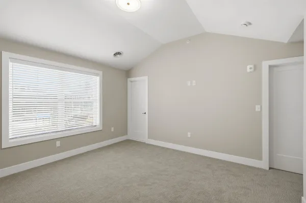 $4,500 | 7 Elise Avenue, Dracut, MA 01826