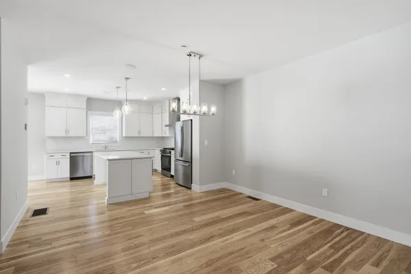 $4,500 | 7 Elise Avenue, Dracut, MA 01826