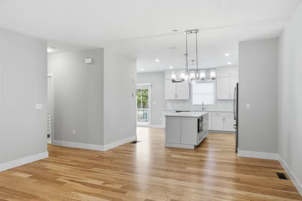 $4,500 | 7 Elise Avenue, Dracut, MA 01826