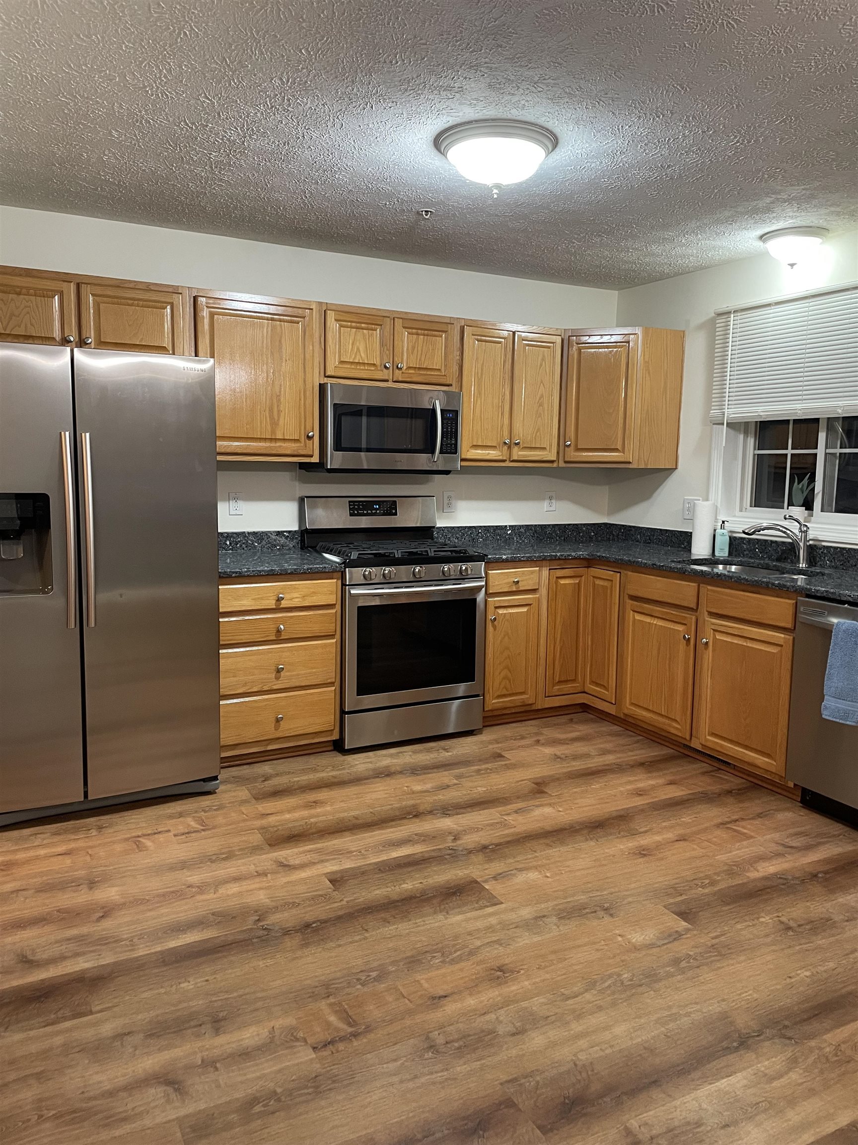 15 Georgetown Drive Nashua, NH 03062 - Photo 7 of 20