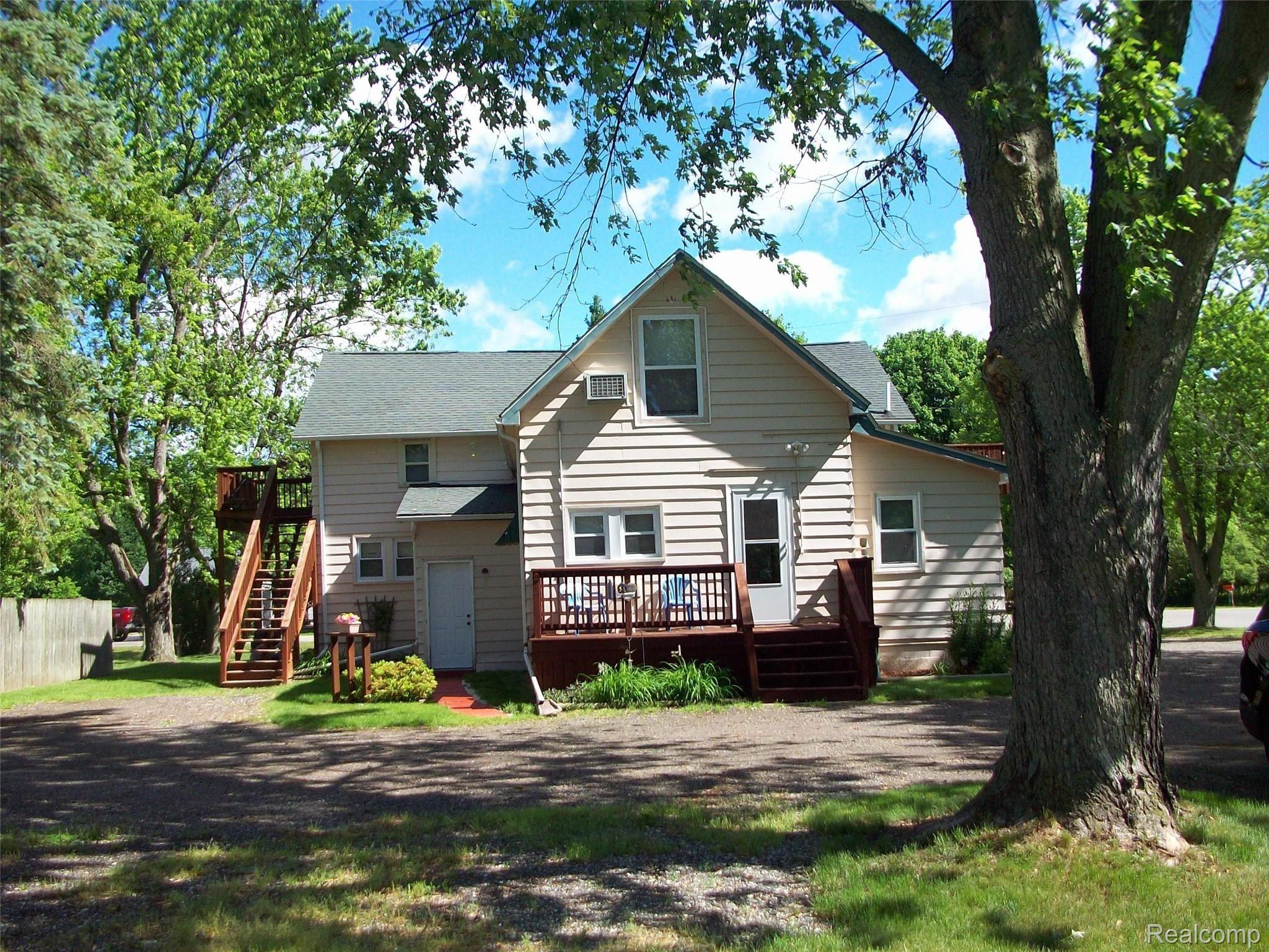 1163 Reid Road Flint, MI 48507 - Photo 4 of 26 100_3274.JPG