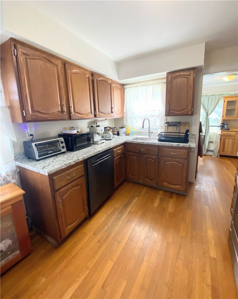 128 Fern Street Warwick, RI 02889 - Photo 7 of 33