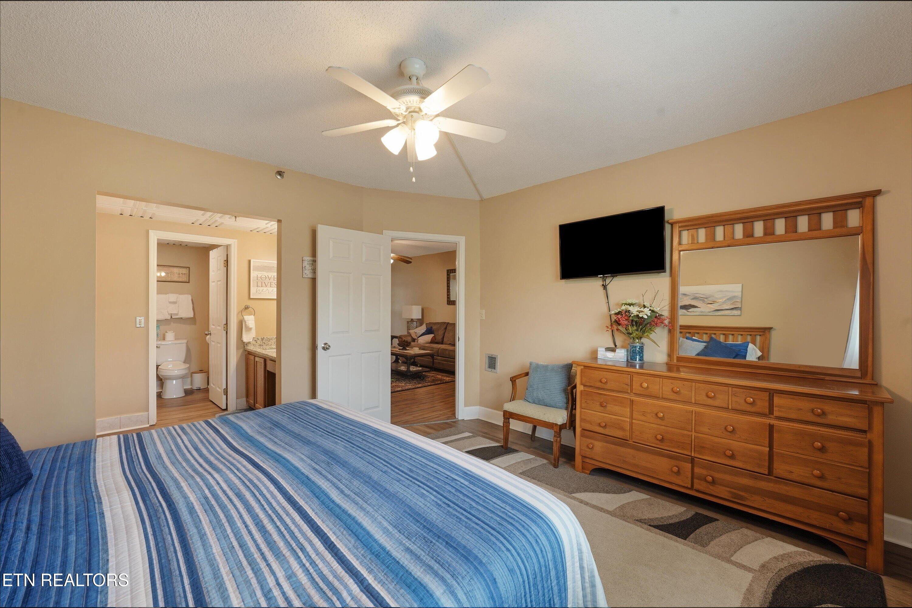 3215 North River Road, Unit 502 Pigeon Forge, TN 37863 - Photo 19 of 33 19-3215 N River Rd Unit 502 07