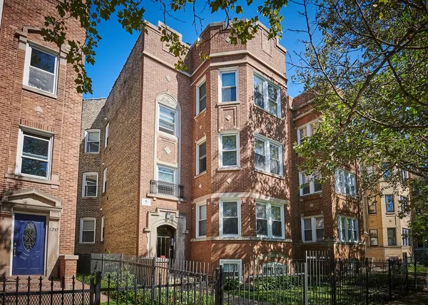 $2,450 | 6241 North Claremont Avenue, Unit 3, Chicago, IL 60659