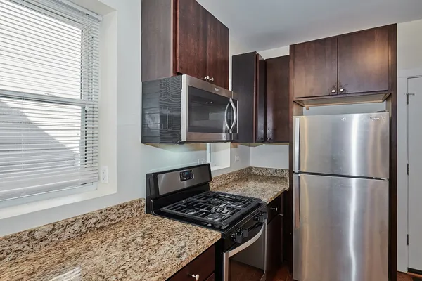 $2,450 | 6241 North Claremont Avenue, Unit 3, Chicago, IL 60659
