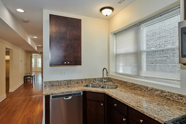 $2,450 | 6241 North Claremont Avenue, Unit 3, Chicago, IL 60659