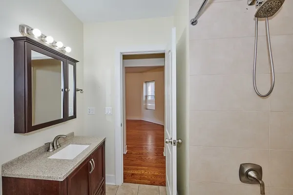$2,450 | 6241 North Claremont Avenue, Unit 3, Chicago, IL 60659