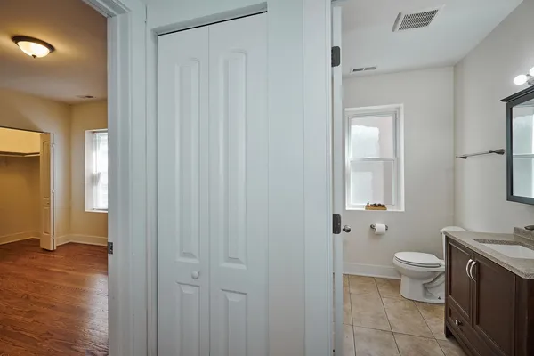 $2,450 | 6241 North Claremont Avenue, Unit 3, Chicago, IL 60659