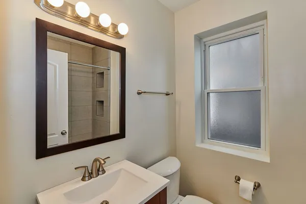 $2,450 | 6241 North Claremont Avenue, Unit 3, Chicago, IL 60659