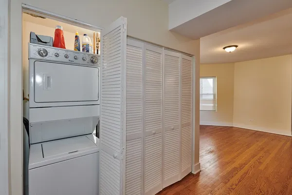 $2,450 | 6241 North Claremont Avenue, Unit 3, Chicago, IL 60659