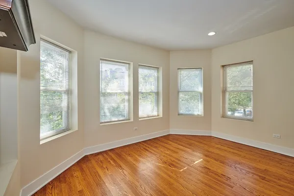 $2,450 | 6241 North Claremont Avenue, Unit 3, Chicago, IL 60659