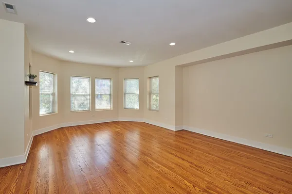 $2,450 | 6241 North Claremont Avenue, Unit 3, Chicago, IL 60659