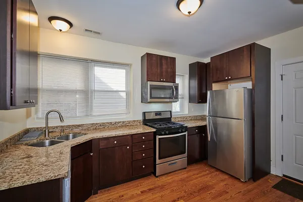 $2,450 | 6241 North Claremont Avenue, Unit 3, Chicago, IL 60659