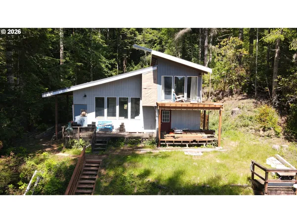 $275,000 | 1292 North Tenmile Lake, Lakeside, OR 97449