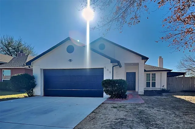 $2,195 | 500 Sea Rim Drive, Arlington, TX 76018