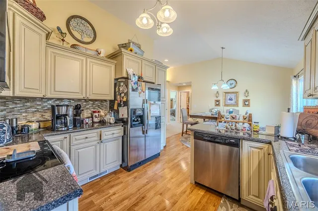 $254,900 | 20997 Hideaway Lane, St. Robert, MO 65584