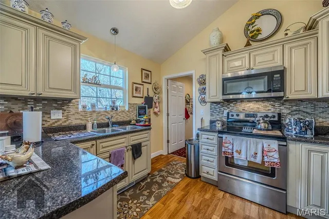 $249,900 | 20997 Hideaway Lane, St. Robert, MO 65584