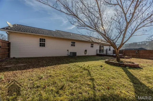 $249,900 | 20997 Hideaway Lane, St. Robert, MO 65584