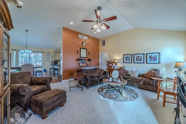 $254,900 | 20997 Hideaway Lane, St. Robert, MO 65584