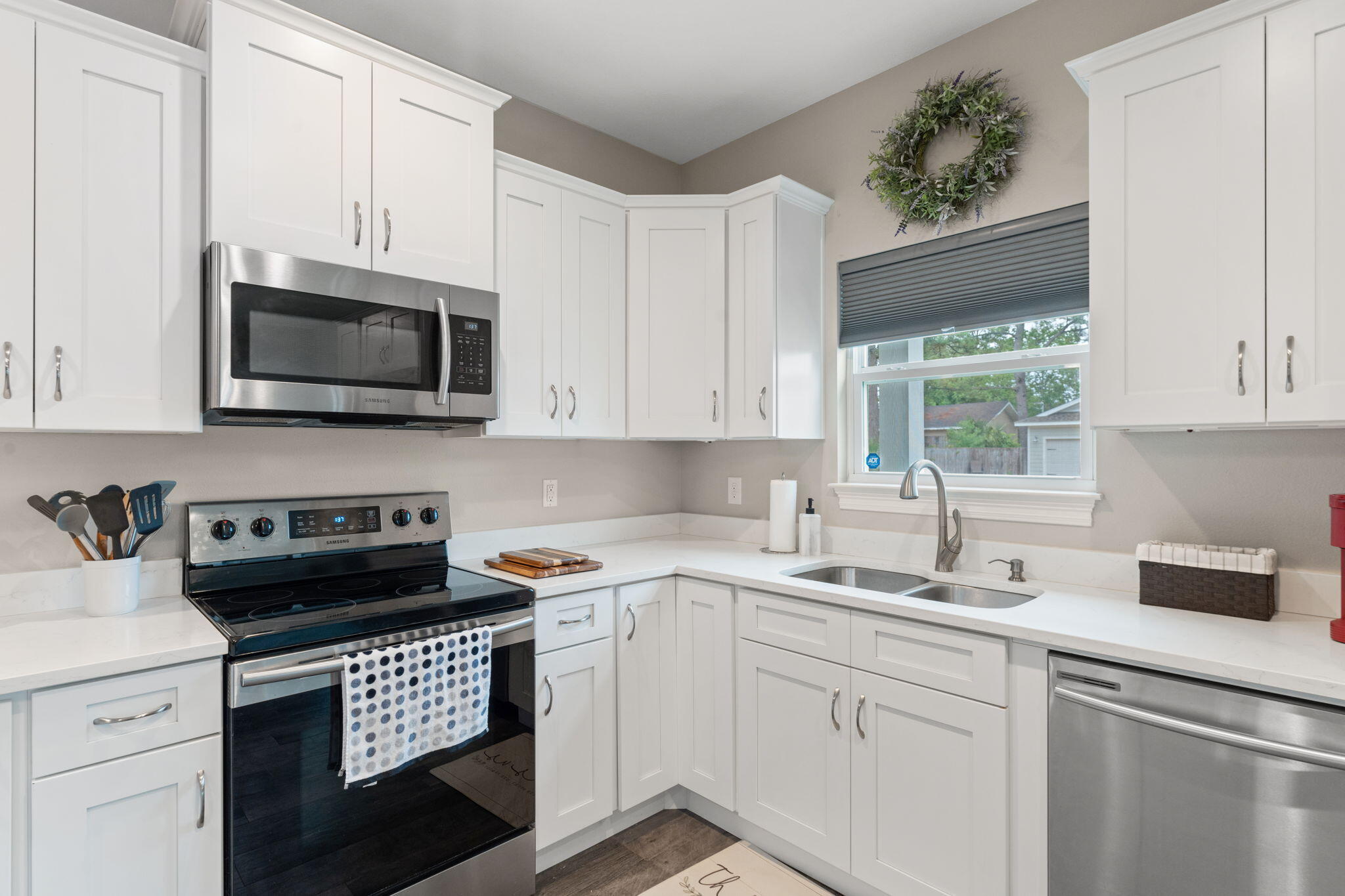 2163 Wind Trace Road North Navarre, FL 32566 - Photo 12 of 31 all appliances convey