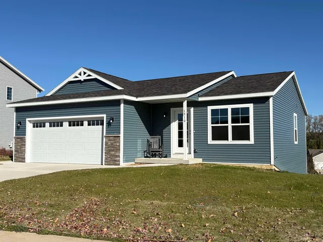 $368,111 | 1510 Wedgewood Drive, Watertown, WI 53098