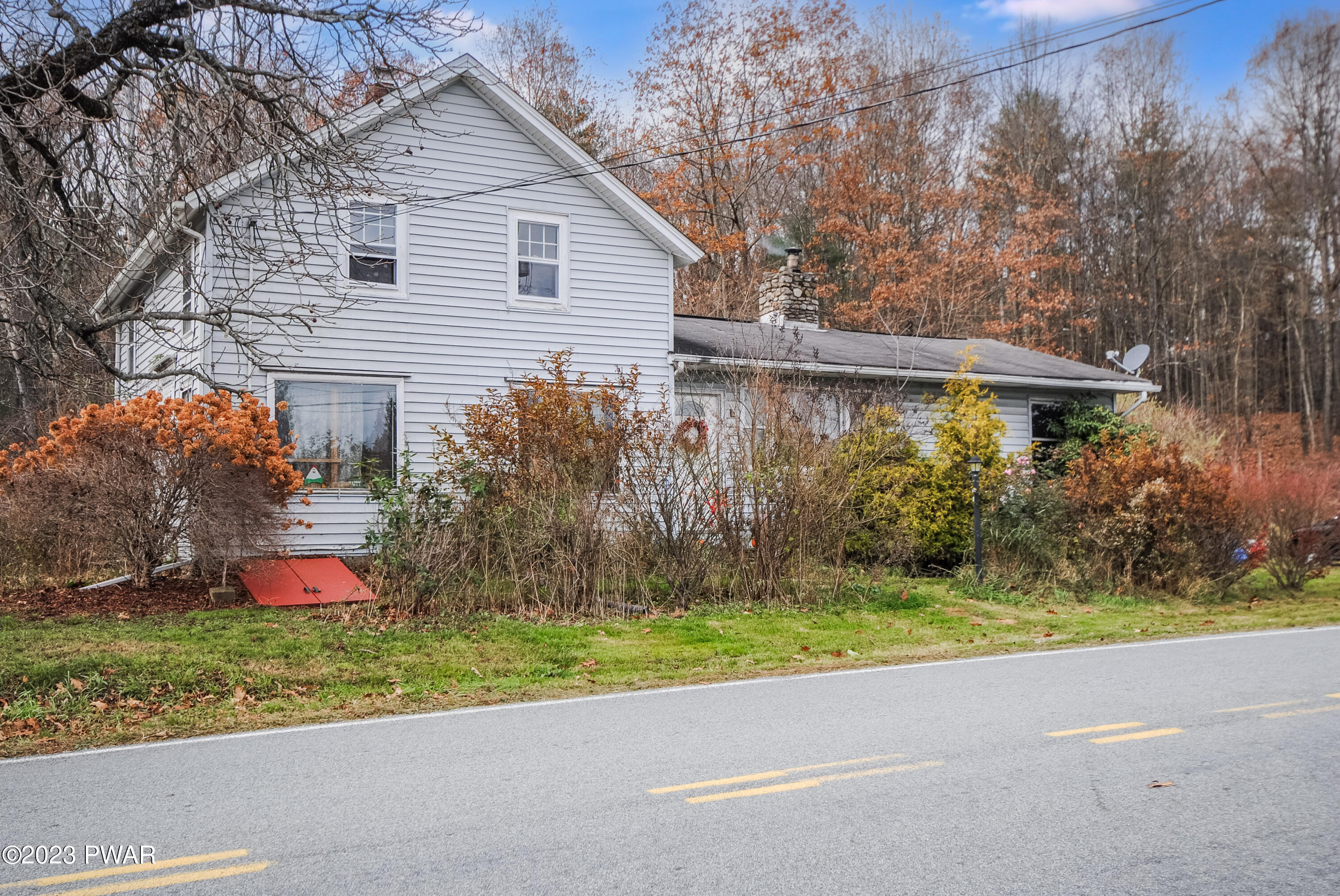 71 Hoadleys Road Hawley, PA 18428 - Photo 2 of 29