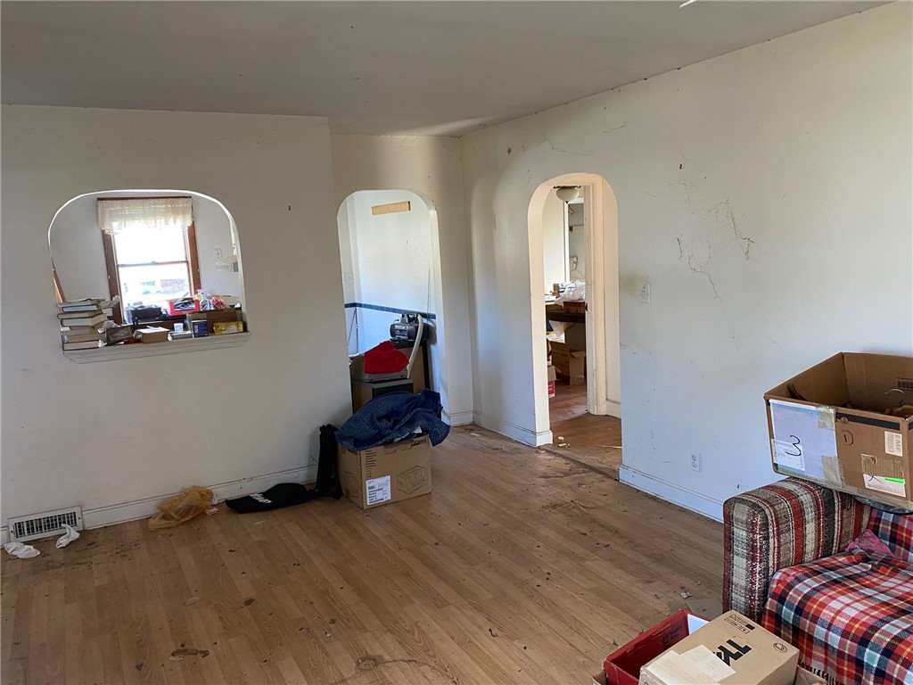 107 Riverside Street Portsmouth, RI 02871 - Photo 8 of 21 Gallery Image 8