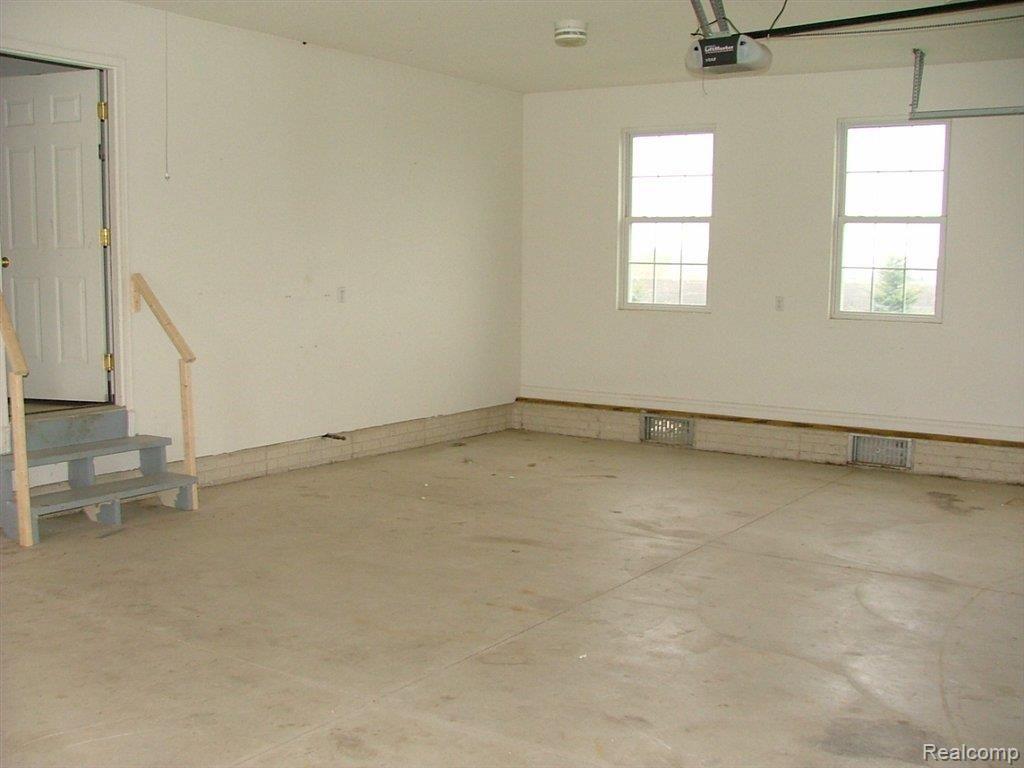 7460 Strong Road Newport, MI 48166 - Photo 4 of 8 DSCF4248.JPG