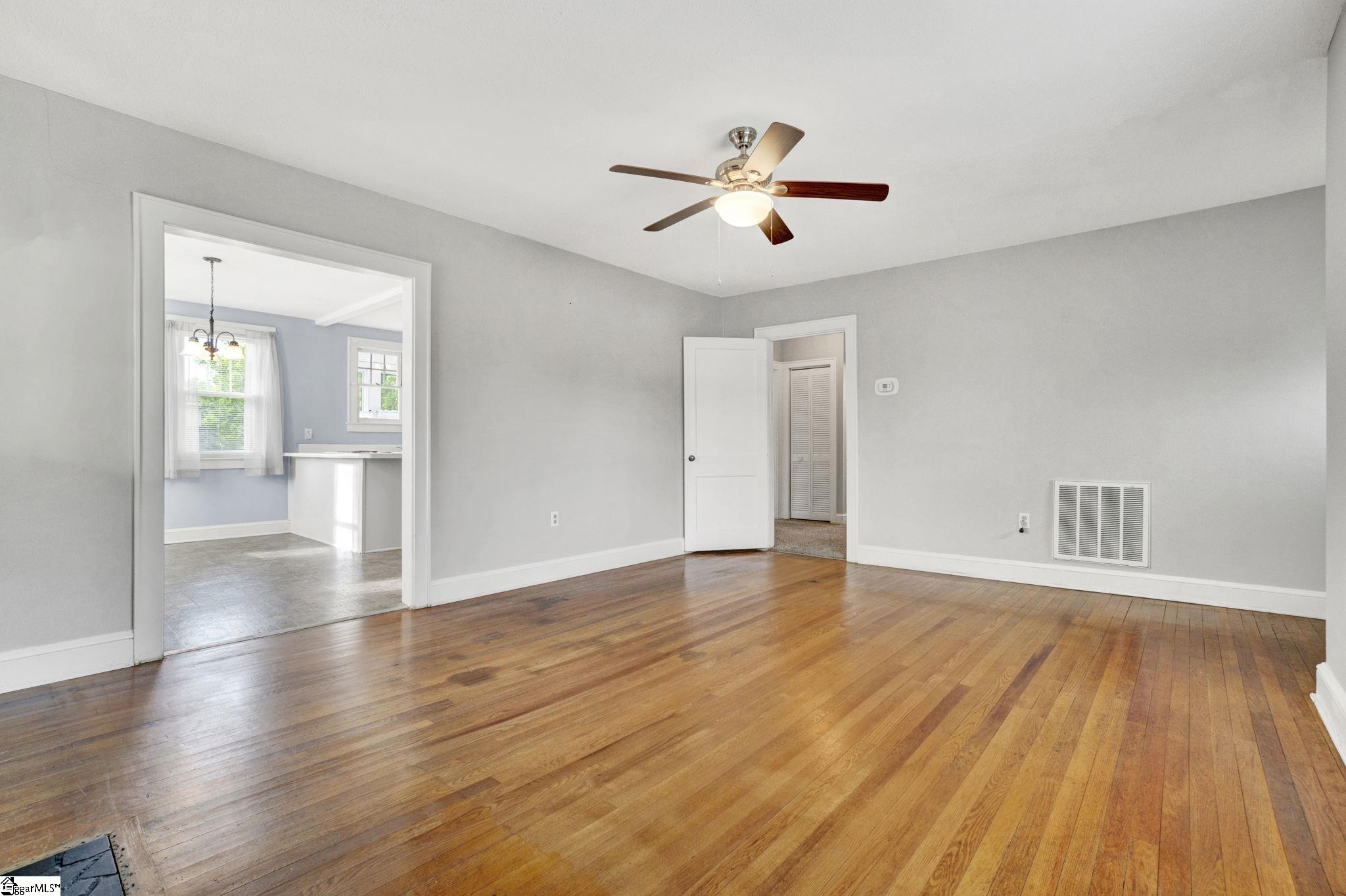 201 Pine Street Clinton, SC 29325 - Photo 13 of 42
